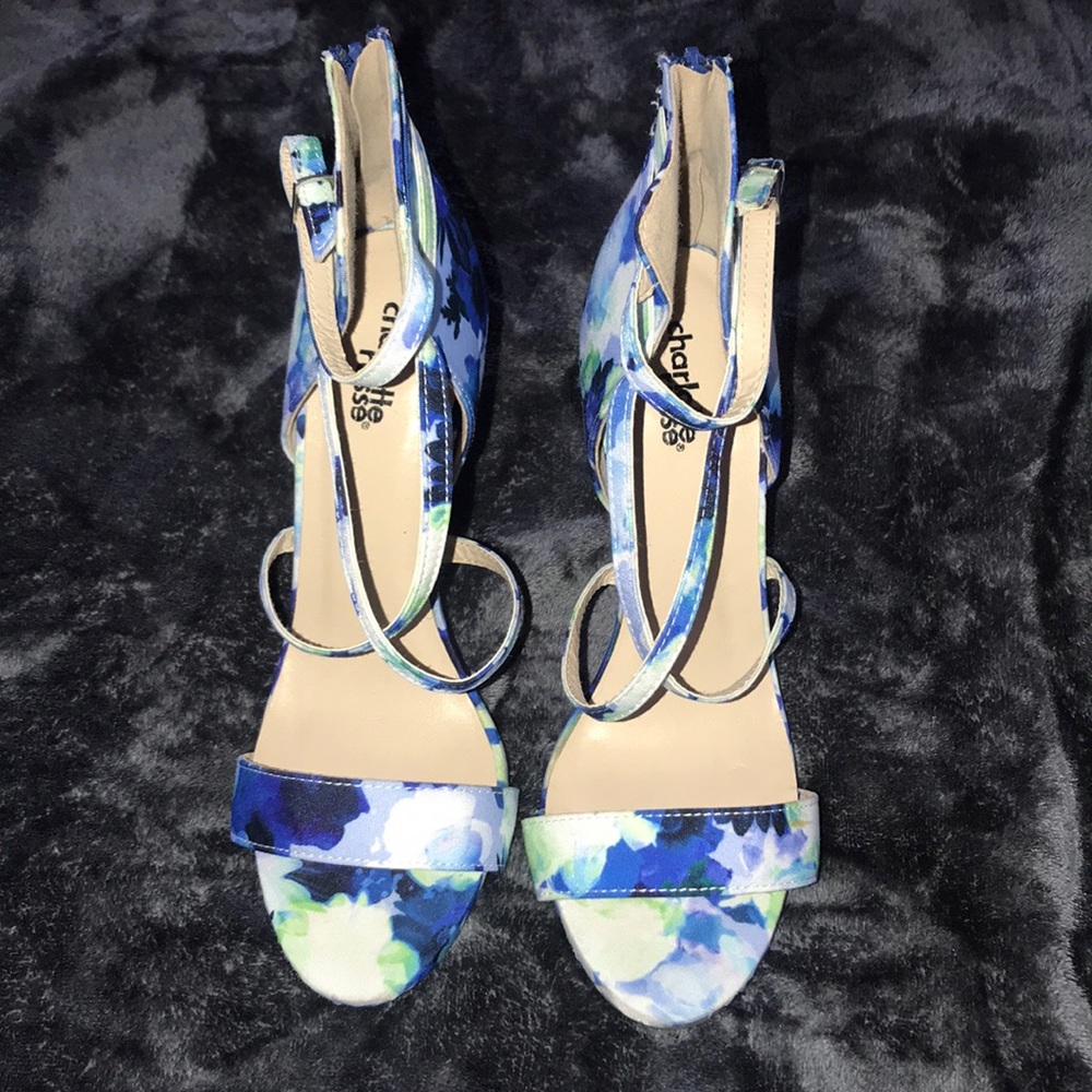 Women’s strap heels with zipper